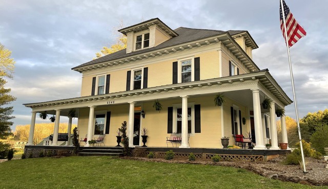 Charming Victorian Home Close to The Blue Ridge Parkway - Mile Marker 146