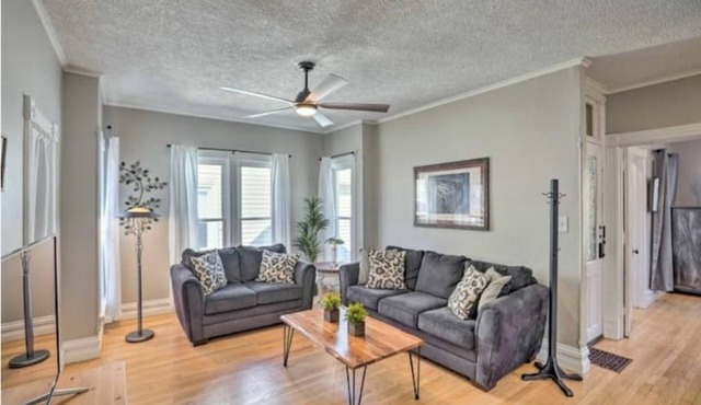 Charming Victorian apt ~ 1 mi to dtwn Glens Falls