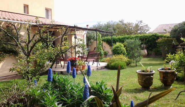 Charming villa close to the beach with 3 air-conditioned bedrooms.