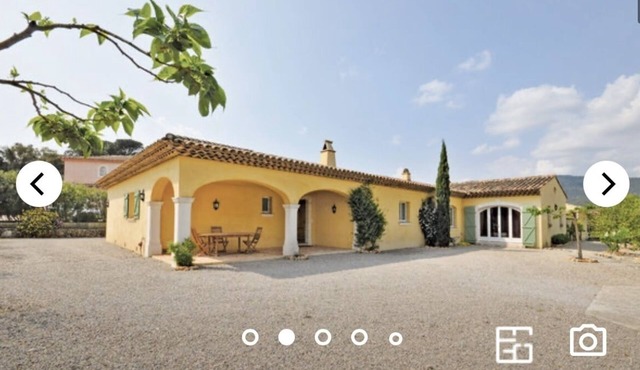 Charming villa with whirlpool bath