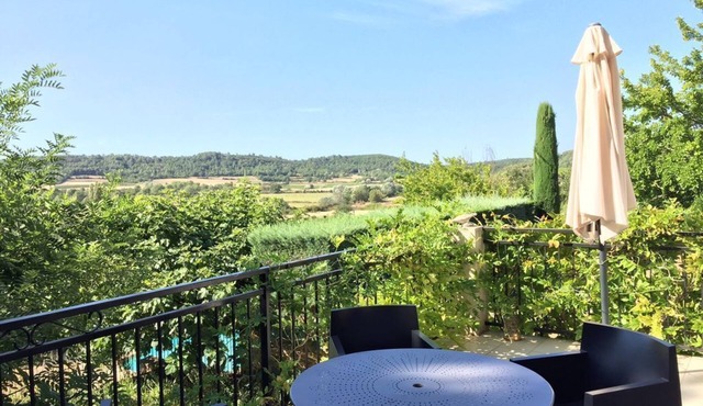 Charming Village House,Uzès 5 Km, Pool, Walled Gardens, Views, 2 bedrooms