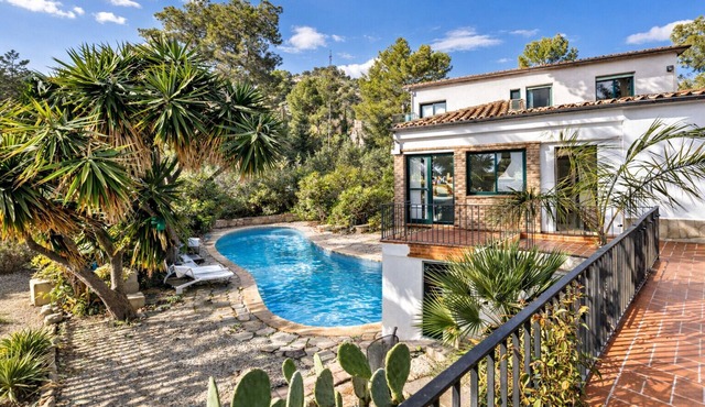 Charming Villa 5 min to Beach and 20 min to BCN!