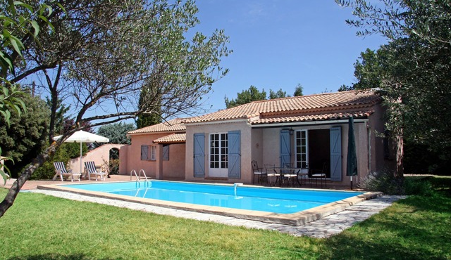 Charming villa 6 persons with garden + private pool in Provence(VAR) France