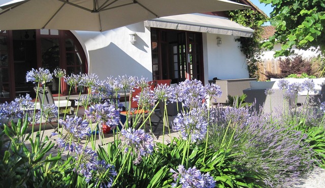 Charming villa and outbuilding 10 pers 5 Bedrooms 3 bathrooms, 15mn from the beach