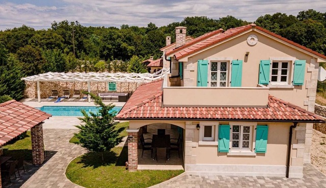 Charming Villa Evita with private pool