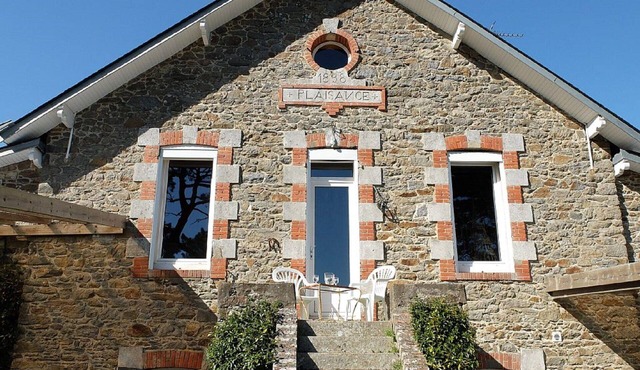 charming villa, exceptional sea view, with tuned piano, 6-8 people.