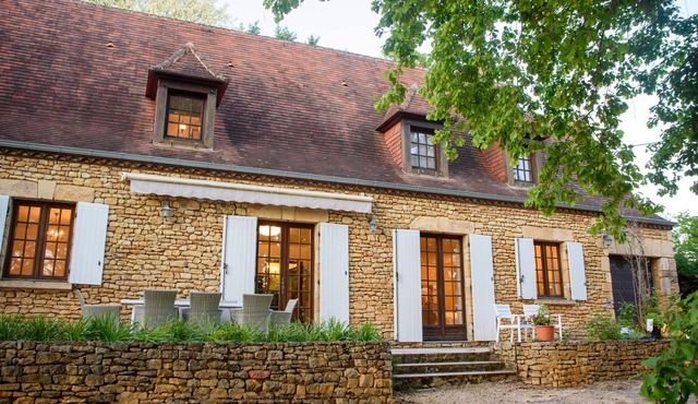 Charming villa for 6-10 people with swimming pool