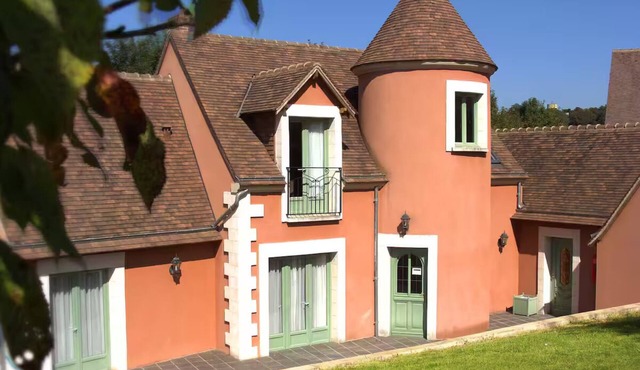 Charming villa for 9 people, facing the Bellême Golf Course – Nature & Comfort