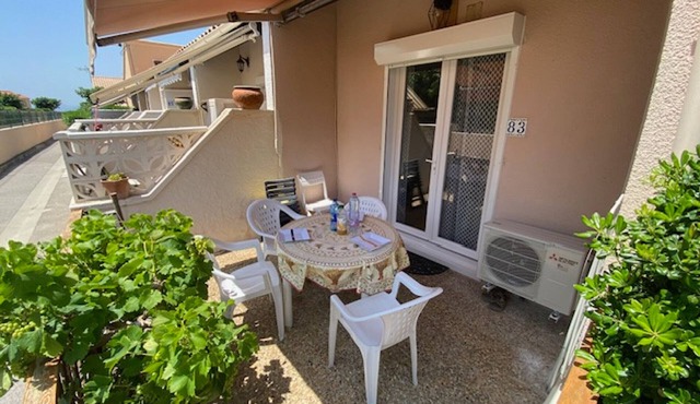Charming Villa for 4 near Marin Lake with Terrace, Parking, and Beach Access - Pets Welcome