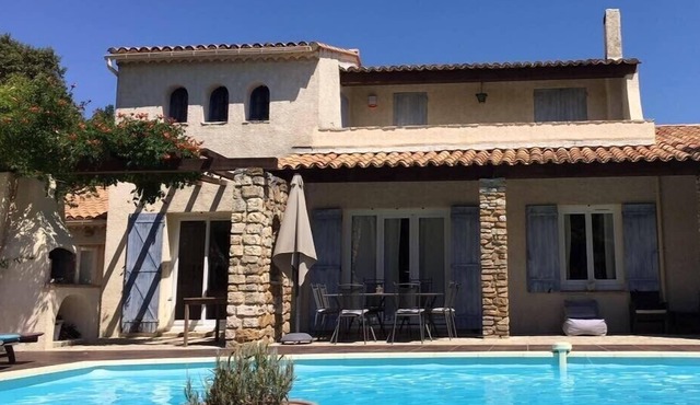 Charming villa with large heated pool between Ardèche and Provence