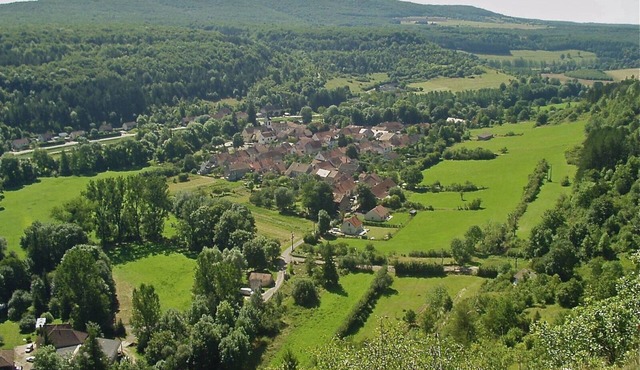 Charming village house in beautiful area, 200m from the Canal de Bourgogne