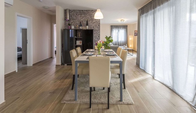 Charming Villa Frontera in Nova Vas with private Pool for 6 people