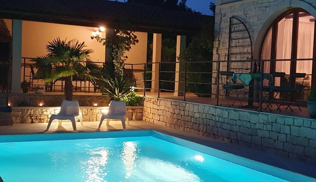 Charming Villa Histra with pool and huge garden