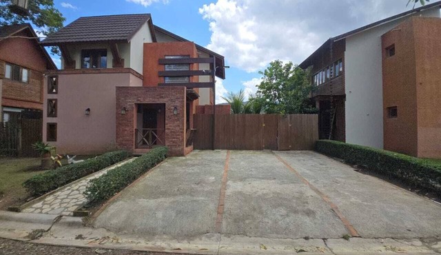 Charming villa in Jarabacoa. near Town and amenities. close to extreme games