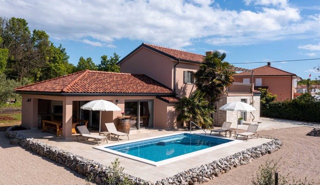 Charming Villa Oliveti with Pool & Sauna