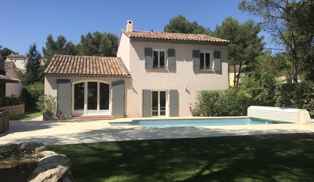 Charming villa on the Pont Royal Golf course, air-conditioned, Wifi, private pool