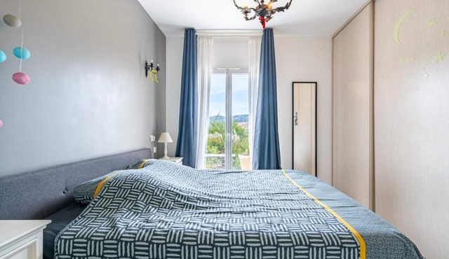 Charming villa, private pool, wood-burning oven, bbq, boule games and garden.