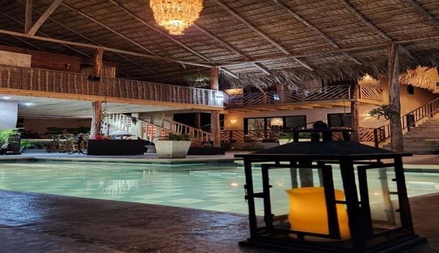 Charming villa, three minute walk to the beach, pool and spa , AC, WiFi