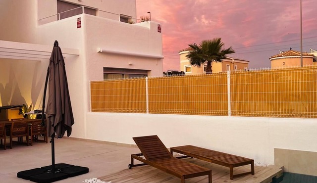 Charming villa with outside pool and rooftop terrace in San Fulgencio