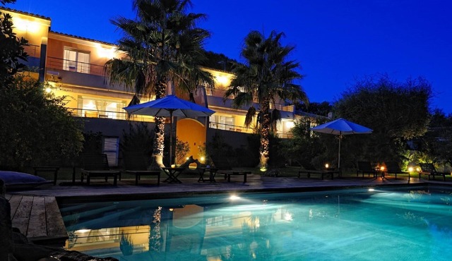 Charming * villa with heated pool, near town center