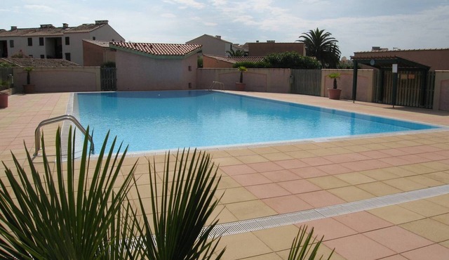 Charming Villa with Terrace, Near Beach, Pool Access - Sleeps 6