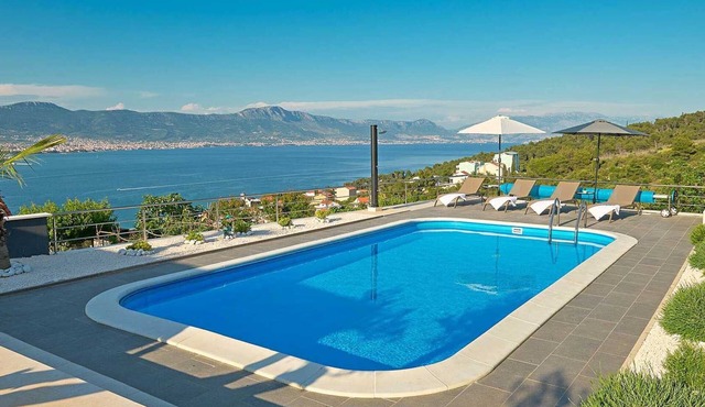 Charming villa with beautiful pool in Trogir