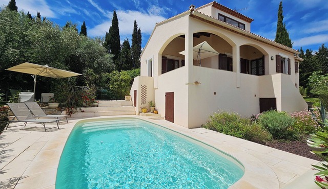 Charming villa with a pool and beautiful views