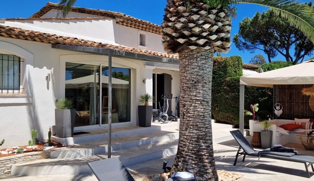 CHARMING VILLA WITH POOL IN ST ANNE