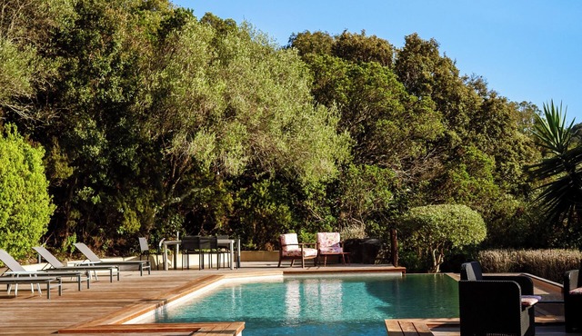 Charming villa with infinity pool & panoramic view of the sea & Corsican scrubland