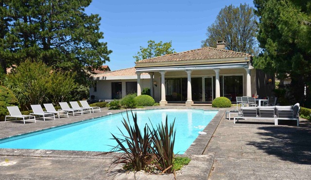 Charming villa with pool near Alpilles