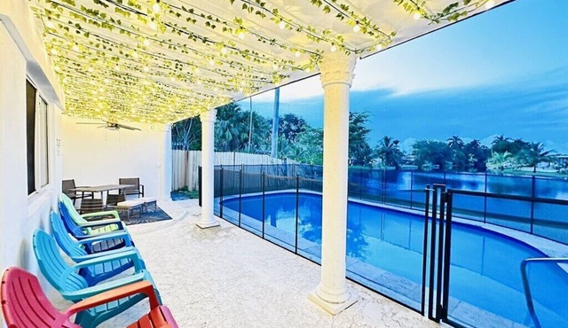 Charming Villa with Pool and Lake View