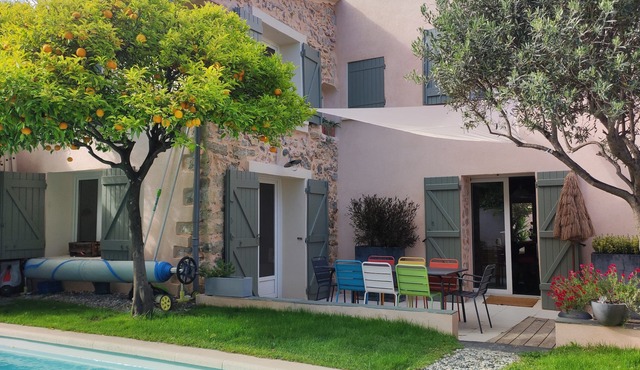 Charming villa with pool in Cuers