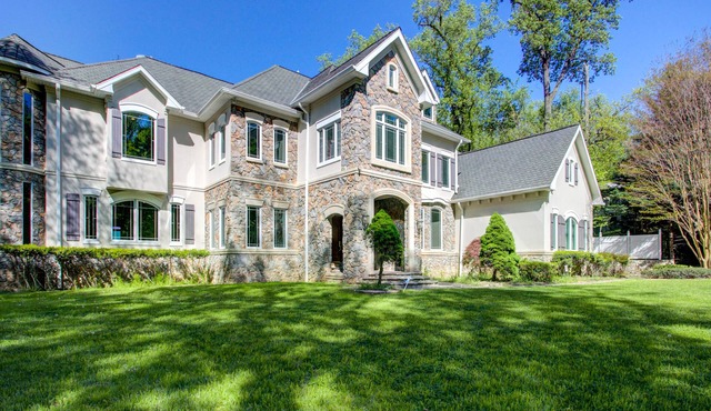 Charming Villa with Spectacular Waterfront Views