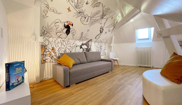 Charming Village House for 8 with Private Garden, Parking, Near Zooparc de Beauval