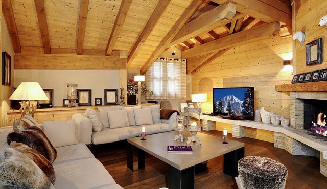 Charming Village Chalet in Courchevel Le Praz - 6 Bedrooms, Sauna, Ski-In/Ski-Out