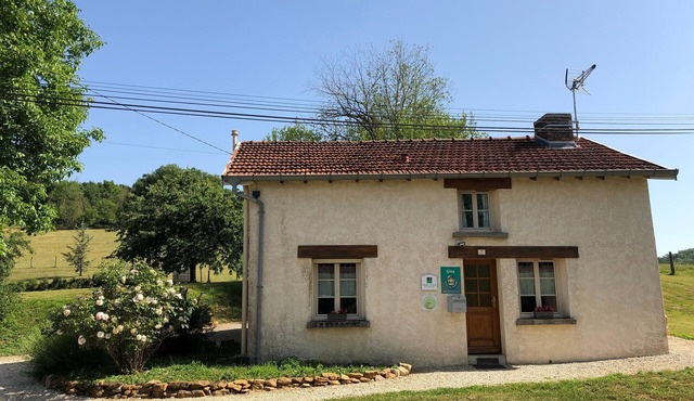 Charming Village House with Garden, Terrace, and Lake Nearby