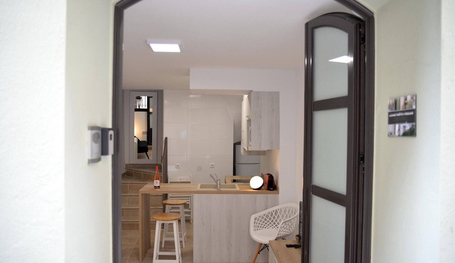 Charming Village House in Central Peralada with Modern Amenities