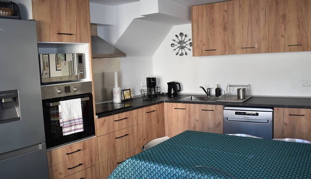 Charming Village House for 7 with Terrace, Near Shops and Ski Shuttle