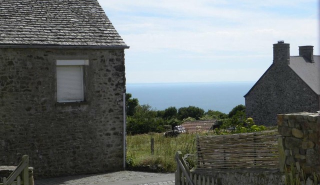 Charming village house in La Hague, pets allowed and parking