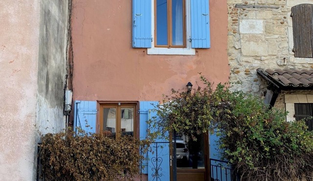 Charming village house, between vineyards and garrigue