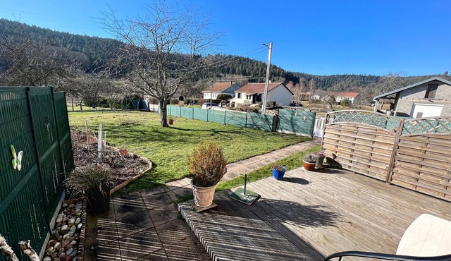 Charming Village Retreat: Cozy Cottage with Garden, Near Trails & Skiing, Pet-Friendly!