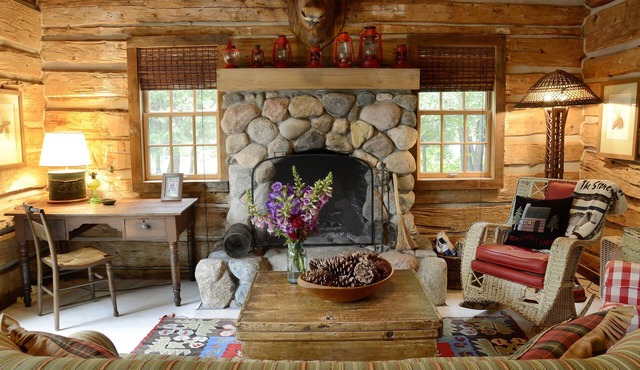 Charming Vintage Cabin on Beautiful Walloon Lake