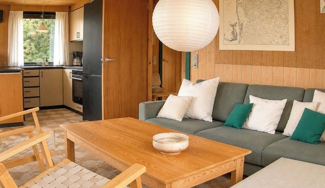 Charming vintage house in North Sea nature