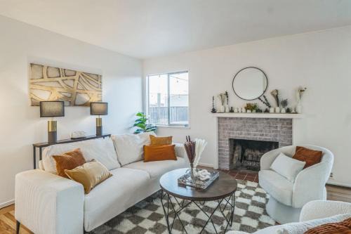 Charming Vintage Retreat in the Heart of San Jose home