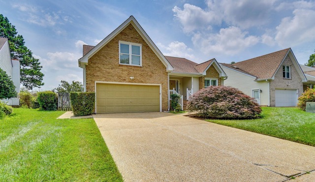 Charming Virginia Beach Home w/ Lake Views!
