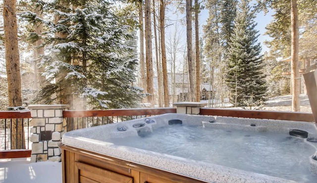 Charming w/Mtn Views + Hot Tub + Near Town & Peak 8 - Bystone Villa Retreat