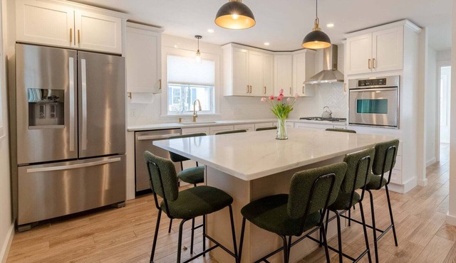 Charming Wakefield Retreat - Walk to Main Street, Dining, Bike Path & Narragansett