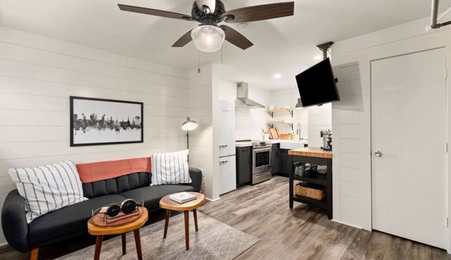 Charming Walkable Studio – Steps to Auburn & Stadium