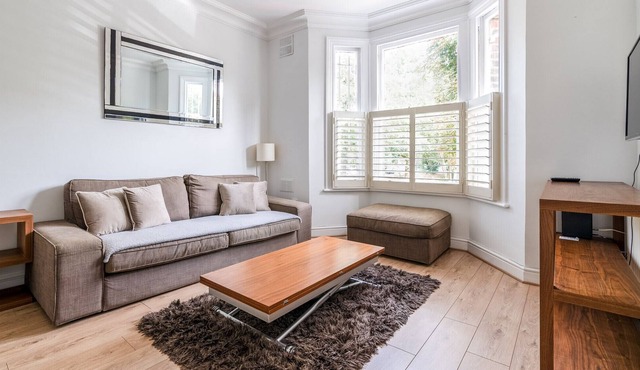 Charming Wandsworth Common Flat