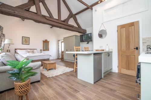 Charming Warwickshire Studio